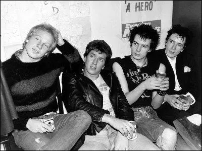 Groupe de punk britannique form en 1975  Londres, connus pour tre les initiateurs du mouvement punk au Royaume-Uni. Johnny Rotten fut le chanteur du groupe, et Sid Vicious le bassiste phmre.