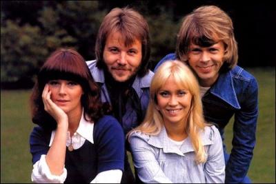 Groupe de pop sudois fond  Stockholm en 1970, ayant vendu plus de 370 millions de disques. Vainqueur de l'Eurovision en 1974 avec leur chanson 'Waterloo', qui deviendra un succs mondial.
