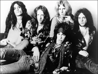 Groupe de rock amricain form en 1970  Boston. Steven Tyler en est le chanteur. 'Same Old Song and Dance' est un classique du groupe et l'album 'Toys in the Attic', sorti en 1975 est un succs.