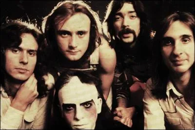 Groupe de rock britannique,  classer parmi les crateurs du rock progressif. Peter Gabriel et Phil Collins en sont les membres les plus connus. 'I Can't Dance' fut un de leurs nombreux succs.