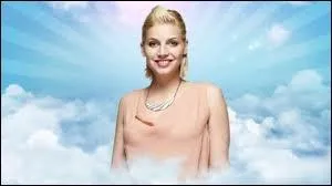 Qui est folle amoureuse de Thomas mais ne peut pas le montrer car elle partage son secret avec lui ?