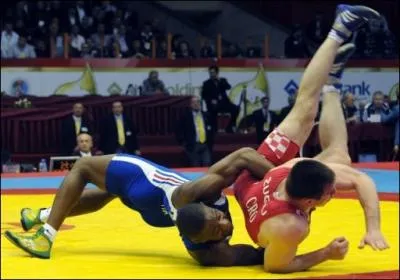 Quel sport de combat existe depuis la Grce antique ?