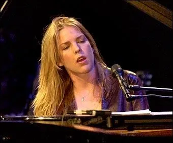 Cette pianiste et chanteuse de jazz canadienne est née en 1964. Son premier album « Stepping out » est sorti en 1993.