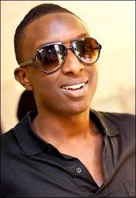 A la fin de la saison 2 d' On n'demande qu' en rire , combien a-t-il fait de passages au total ?