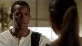 Dans l'pisode de la finale d't de la saison 3, un personnage meurt. Qui est ce personnage, et quelle lien avait-il avec Maya ?