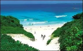  quel pays appartient l'le d'Okinawa-Shima, en mer de Chine ?