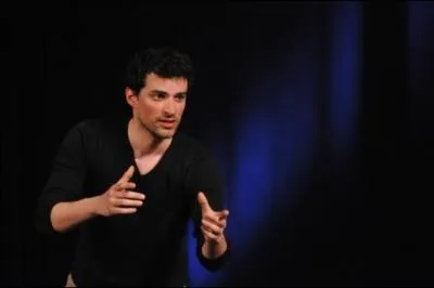 Que faisait-il avant de devenir humoriste ?