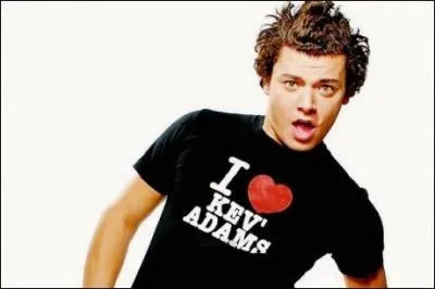 Comment s'appellent ses deux frres cadets ?