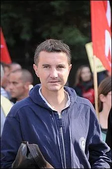Quel est le parti d' Olivier Besancenot ?
