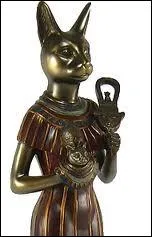 Quelle desse gyptienne est reprsente sous l'aspect d'une femme  tte de chat ?