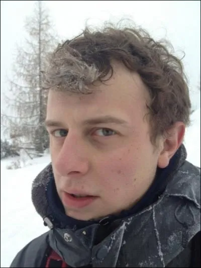 Qui apparat dans son podcast  Meufs = OVNI  ?