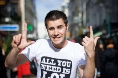 Le 13 octobre 2010, dans  Le 12 infos de Cyprien , il tablit un record d'audiences en runissant...