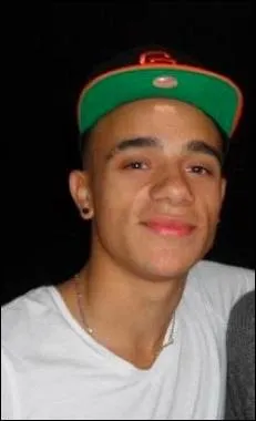 Comment s'appelle la chanson qu'il publie en novembre 2011 ?