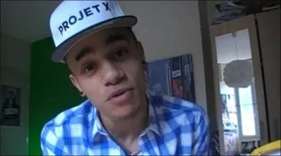 Comment s'appelle la chanson qu'il publie en juin 2012 ?