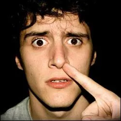 Au dbut de son podcast  L'amiti Filles - Garons , dans quel tat est Hugo ?