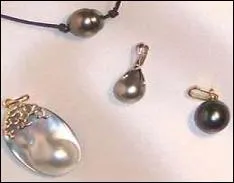 Les pierres prcieuses, les pierres fines servent  marquer le temps qui passe dans l'union sacre du mariage. Combien d'annes de mariage sont honores par les noces de nacre ?