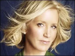 Dans la saison 3, Lynette Scavo se fait tirer dessus au supermarch. A quel endroit ?