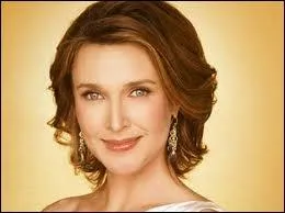 Dans la saison 1, Mary-Alice Young se suicide. Pour quelle raison ?