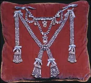 Dans l'escroquerie clbre  L'affaire du collier de la reine , sous quel nom Jeanne de Valois Rmy imagina-t-elle un plan tortueux pour voler le collier que Marie-Antoinette a refus d'acheter ?