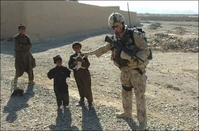 C'est un chanteur plutt inattendu qui dclare : L'ignorance, c'est le nerf de la guerre !