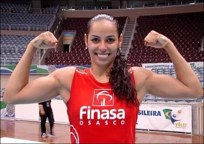 Joueuse brsilienne de volley-ball, cette athlte mesure 1, 85 m et joue au poste de rceptionneuse-attaquante. Aux Olympiques de Beijing, elle aide le Brsil  obtenir la mdaille d'or.
