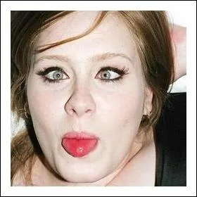 Quelle est cette star qui fait une grimace ?