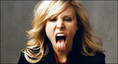 Quelle est cette star qui fait une grimace ?