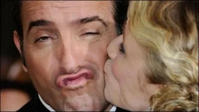 Quelle est cette star qui fait une grimace ?