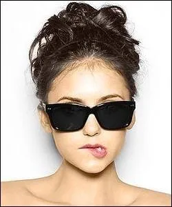 Quelle est cette star qui fait une grimace ?