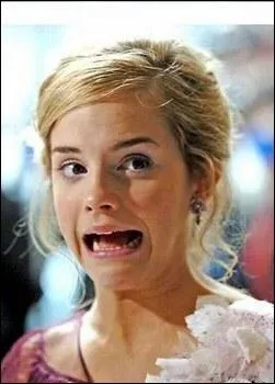 Quelle est cette star qui fait une grimace ?