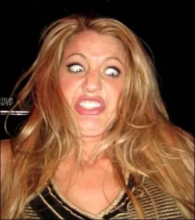 Quelle est cette star qui fait une grimace ?