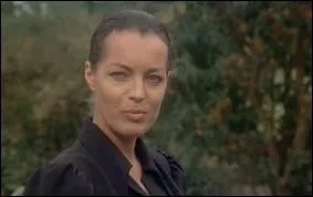 Qui jouait avec Romy Schneider dans  le train  de Granier Deferre ?