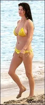 Qui est cette star en maillot de bain ?