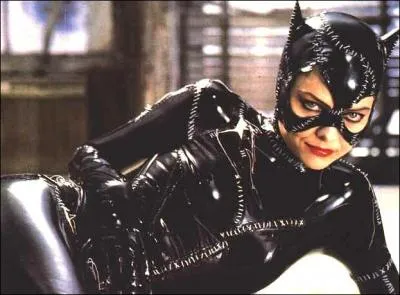 Dans le second (1992), Catwoman apparat sous les traits de :