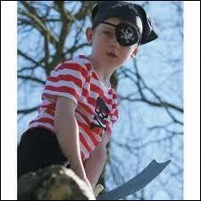 Un trappeur qui fumait les viandes et vendait les peaux tait... . .