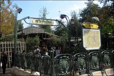 Europe. Ville qui attire dans les annes 2000 prs de trente millions de visiteurs par an. Cette ville a un rseau de mtro de 14 lignes et a une place importante dans le luxe et la mode.