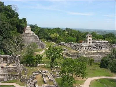 Amrique. Pays d'Amrique latine qui a une riche culture historique, notamment prcolombienne avec les sites de Teotihuacan qui est un important site archologique et la cit maya antique Uxmal.