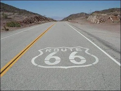 En quelle année, le gouvernement a-t-il ratifié, l'acte de naissance de, l'US Highway 66 ?