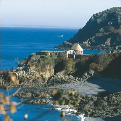 O se situe l'le de Jersey dont la capitale est Saint-Hlier ?