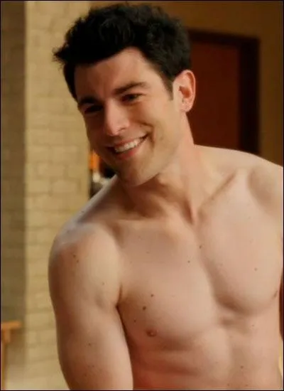 Dans la plupart des épisodes, on peut voir Schmidt torse nu. Il y a pourtant un épisode ou l'on ne le voit pas torse nu. Quel est cet épisode ?