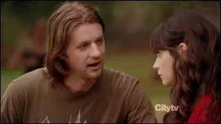 Dans la série, Jess part vivre en colocation suite à la rupture avec son petit ami, Spencer. Pendant combien d'années ont-ils été ensemble ?