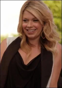 Caroline, l'ex petite-amie de Nick a rompu avec lui et Nick a du mal à l'oublier. Pendant combien d'années sont-ils restés ensemble, avant de se séparer, puis de (peut-être) se remettre ensemble ?