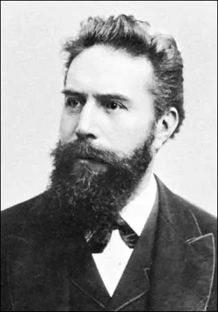 Wilhelm Rontgen, un physicien allemand fait une dcouverte importante en 1895, ce pour quoi il recevra un Prix Nobel en 1901. Il donna ce nom  cette dcouverte car ils taient de nature inconnue.