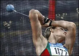 Que tient la bilorusse Miankova ?