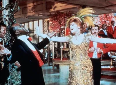 Dans ce film on suit l'histoire d'une femme qui se mle du bonheur des autres, crant et dfaisant les couples au gr de sa fantaisie et de son humeur. Mais elle finit par tomber dans les piges de l'amour.