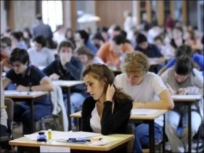 Quel est le plus grand lyce de Boulogne-sur-Mer, en terme d'effectif ?