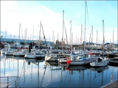 Quelle est la spcialit du port de Boulogne-sur-Mer ?