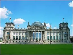Le 27 février 1933, le palais du Reichstag est incendié à -------------.