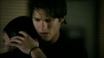 Comment s'appelait l'hybride qu'il a dcapit ?