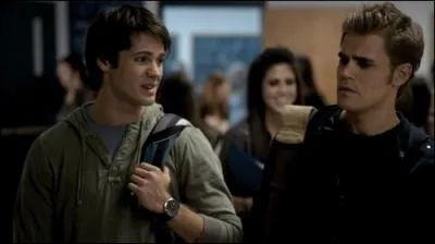 Avec le sang de qui a-t-il essay de se transformer en vampire ?